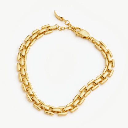 Ferro Link Bracelet in 18K gold plated finish — a minimalist chain bracelet with rectangular links, designed for everyday strength and style by MiaPromise.