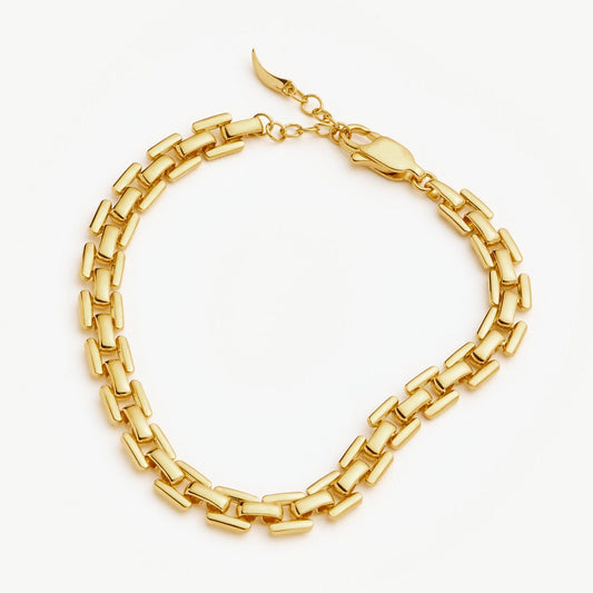 Ferro Link Bracelet in 18K gold plated finish — a minimalist chain bracelet with rectangular links, designed for everyday strength and style by MiaPromise.