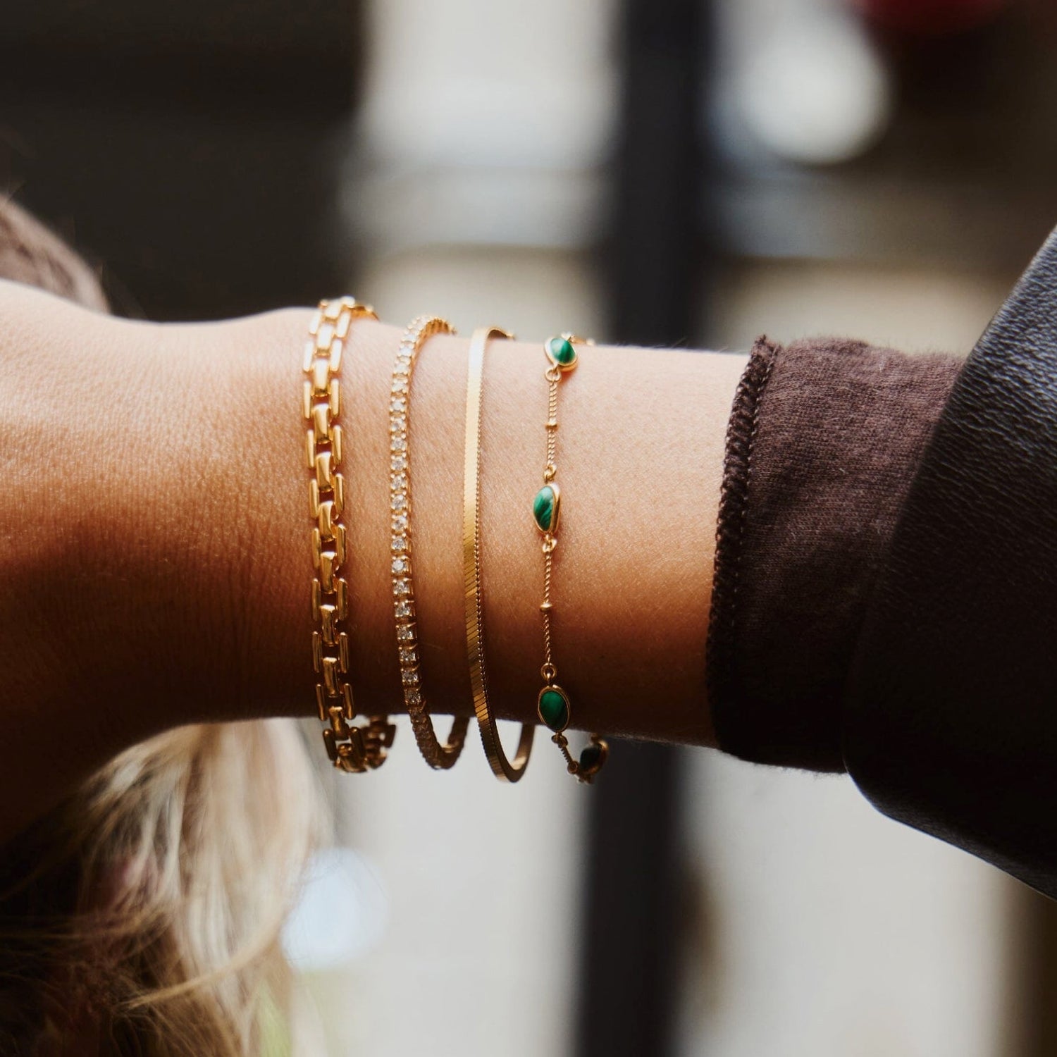 Ferro Link Bracelet in 18K gold plated finish — a minimalist chain bracelet with rectangular links, designed for everyday strength and style by MiaPromise.