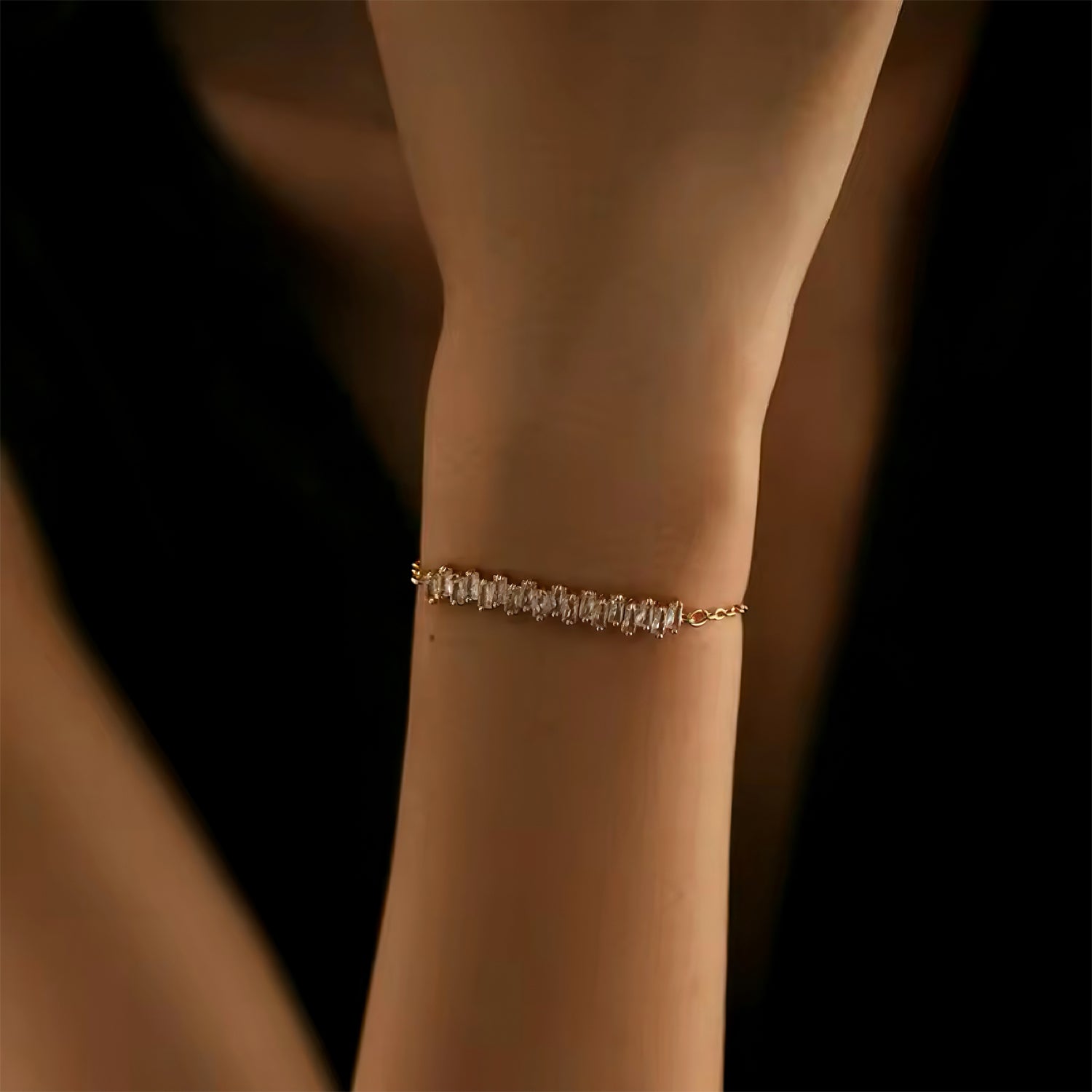 Gold chain bracelet with baguette-cut crystals, delicate and stackable design for everyday sparkle 00033