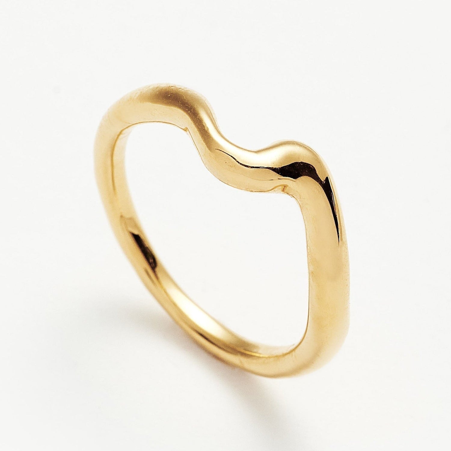 Minimalist 18k gold plated wavy ring | MiaPromise modern sculptural jewelry